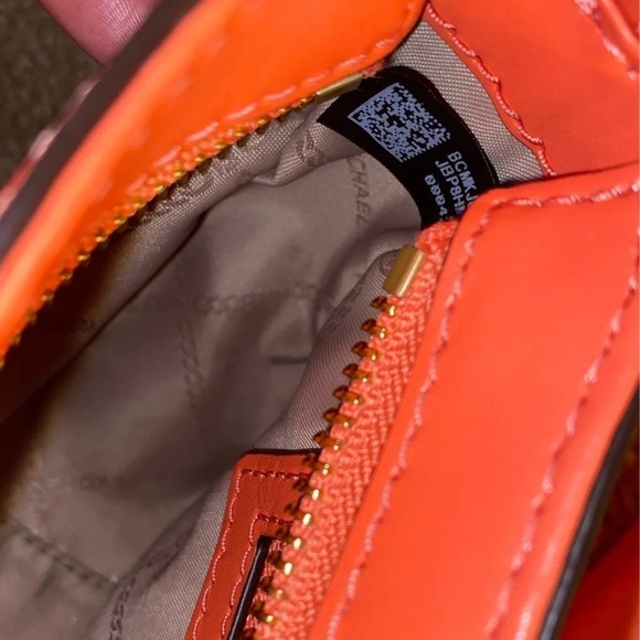 Michael kors purse - Picture 5 of 6